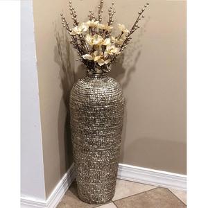 Jarrón de Plantas y Flores Dorado Hecho a Mano, Diseño Personalizado, Ideal para Decoración del Hogar, Decoración Interior y Diseño Artesanal - Product Image 1