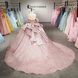 6956 Vestidos de Quinceañera de Gala con Corsé de Satén y Tul, Escote Corazón, Estampado, Apliques de Encaje con Cuentas Brillantes, Cola Capilla, Corte Natural - Product Image 3