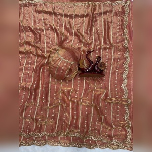 Sari Festivo para Ceremonias y Fiestas, Listo para Usar, con Blusa Cosida, Hermosa Lentejuelas, Elegante, al por Mayor - Product Image 3