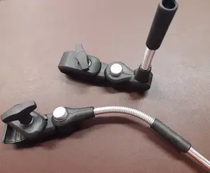 Pince brevetée de fabrication italienne 100% pour Parasol, attache universelle en plastique pour poussette et landau - Product Image 1