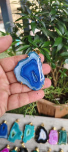 Collier de pendentifs en agate de qualité supérieure cristal de pierres précieuses naturelles Druzy pendentif géode sculpté le plus vendu pour cadeau de décoration de la maison - Product Image 2