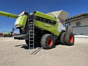 รถเกี่ยวข้าวเคลื่อนที่ Claas LEXION 8600 TERRA พร้อมระบบจัดการเครื่องยนต์ Dynamic Power มือสอง - Product Image 3