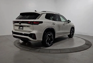 รถยนต์ Volkswagen Tiguan 2.0T SEL R-Line Turbo-Engines ปี 2025 2026 มือสอง สภาพดี ระบบขับเคลื่อนสี่ล้อ  ขาย - Product Image 4