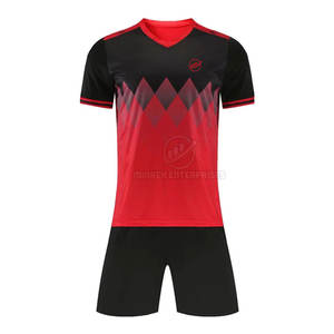 Ropa de fútbol de media manga para hombre, uniformes de fútbol de poliéster 100%, precio al por mayor para deportes y atletismo - Product Image 1