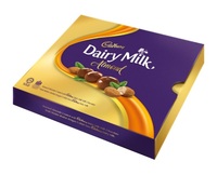 Assortiment de biscuits et bonbons au chocolat au lait et aux noisettes de la marque Dairy, best-seller, durée de conservation de 12 mois, boîte