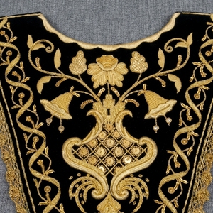 Handmade Gold Bullion Wire Embroidered Neck <b>Collar</b> Velvet Zardozi Patch for Ceremonial Vestments & Church Apparel - Product Image 4