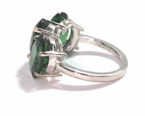 Premium Women's Elegant Triple Green Diopside Piedras preciosas naturales 3 Stone Design Elegantes anillos apilables de plata esterlina - Product Image 3