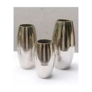 Maceta de Aluminio Ligera y Ecológica de la Marca TQC, Diseño Moderno Americano con Acabado Niquelado Dorado Brillante - Product Image 1