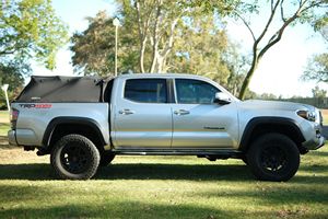 Toyota Tacoma TRD Off-Road Double Cab 4x4 6 vitesses manuelles, 2022, en excellent état, 24 000 miles, moteur V6 3,5 litres, pack technologique - Product Image 3