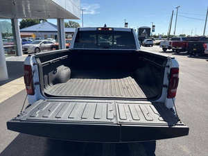 Usado 2023 R * AM 1500 Laramie - Product Image 2