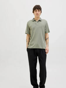 T-shirt à la mode pour hommes Fournisseur de mode Vêtements streetwear personnalisés pour salon Tenue quotidienne décontractée et livraison en gros - Product Image 3