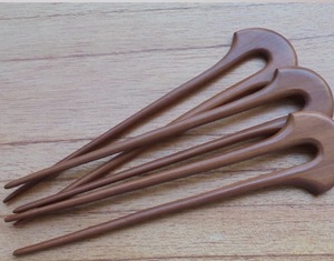 Pince à cheveux en bois meilleure qualité naturelle pour les femmes couleur de bâton de cheveux du fournisseur indien à un prix abordable - Product Image 1
