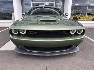 Dodge Challenger R/T Scat Pack RWD Hemi 6.4L V-8 Premium 2019 2020 con Cilindro Automático de Gasolina - Product Image 6