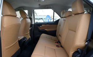 รถยนต์มือสอง ปี 2024 ฟอร์จูนเนอร์ GXR 2.7L เบนซิน ขับเคลื่อน 4 ล้อ 5 ที่นั่ง เกียร์อัตโนมัติ รถเก๋ง พวงมาลัยซ้าย/ขวา ภายในเบาะหนังสีเข้ม - Product Image 4