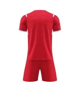 Ensemble d'uniformes de football rouge léger et respirant pour hommes, vêtements de sport à coupe athlétique, garniture blanche pour les matchs d'entraînement, motif solide sur le devant - Product Image 2