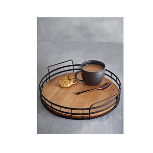 Plateau de service antique en bois et métal pour forme ronde pour taille personnalisée et partyw sont des articles à usage de bar - Product Image 4