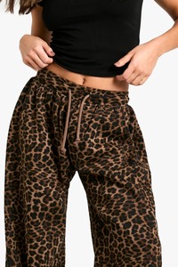 Pantalon de survêtement pour femme, style nouveau, hiver, logo imprimé DTF personnalisé, poids lourd, 300 GSM, 100% coton, dentelle - Product Image 2