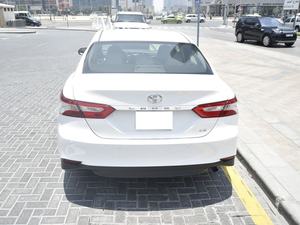 YOTA CAMRY HYBRID LE GCC AWD berline avec sièges en cuir ACC régulateur de vitesse conduite à gauche 2020 lumières LED de caméra 360 d'occasion - Product Image 5