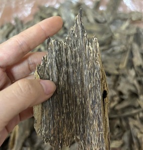 Pure Agarwood Oud Wood Chips Esencia de lujo para la decoración del hogar - Product Image 2