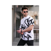 Nouveau T-shirt imprimé élégant pour hommes Meilleure collection de T-shirts disponible à bas prix