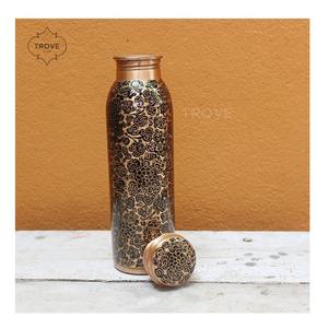 Bouteille d'eau décorative en cuivre avec polissage fin et finition de surface imprimée idéale pour les cadeaux de yoga et de bien-être - Product Image 1