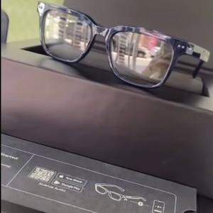 Lunettes auditives Nuance Audio AW5004, neuves, originales, dernières versions - Product Image 1