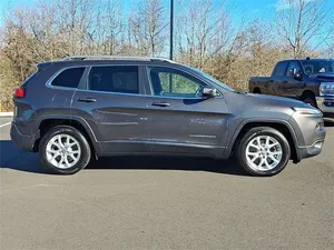 รถจี๊ปเชอโรกี แลติจูด ปี 2015 สภาพดีเยี่ยม ใช้งานน้อย - Product Image 3