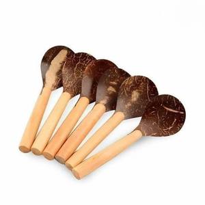 Cucharas de coco de alta calidad con mangos de madera Mayorista de productos de coco Ecológico Barato Más vendido Hecho en Vietnam - Product Image 3