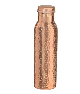가벼운 망치질 패턴 마시는 물 구리 병 신뢰할 수있는 컬렉션 아유르베 다 제안 천연 음료 용기 병