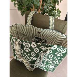 Bolsa de Mano Promocional Verde Festiva Indie con Cierre Magnético - Product Image 1