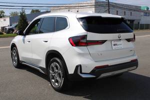 Voitures BMW X1 xDrive28i AWD xDrive28i 4 portes Sports Activity Vehicle d'occasion en bon état à vendre - Product Image 3