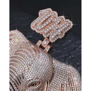 Pendentif rond en moissanite en forme de tête d'éléphant avec numéro personnalisé, breloques uniques et personnalisables - Product Image 5