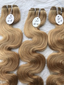 100% mechones de colores crudos sin procesar cabello de trama suave y sedoso No #18 cuerpo ondulado cutícula alineada cabello humano virgen Remy al por mayor - Product Image 2