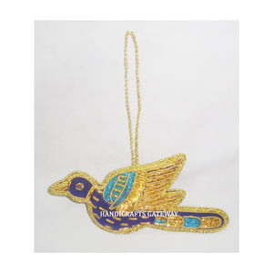 Diseño creativo La mejor tela con Zari Bordado a mano Adornos colgantes con forma de pájaro azul Uso para la decoración de Navidad Fest - Product Image 1
