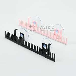 ชั้นวางแสดงวิกผมสีดำโลหะสแตนเลสคุณภาพสูงที่ยึดต่อผมติดผนังสำหรับร้านเสริมสวย - Product Image 1