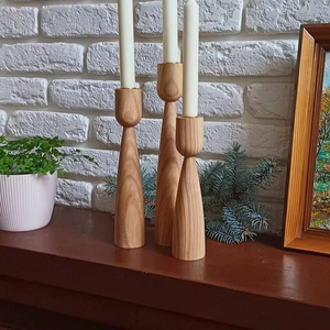 Candelabro Moderno de Madera Hecho a Mano con Forma Hexagonal y Grabado en Relieve, Agrega Elegancia y Calidez al Hogar, Bodas y Ocasiones Especiales - Product Image 1