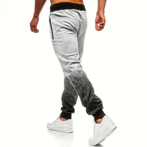 กางเกงจ็อกเกอร์ผู้ชายพิมพ์ลายดิจิทัลตามสั่ง ผ้าโพลีเอสเตอร์ผสมคอตตอน ป้องกันการเกิดขุย รับผลิตแบบ OEM สำหรับชุดกีฬาและชุดฝึกซ้อม - Product Image 3