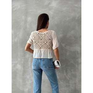 Blusas y Camisas Bordadas Color Crema para Mujer, Marca Topshow, Venta al Por Mayor - Product Image 1