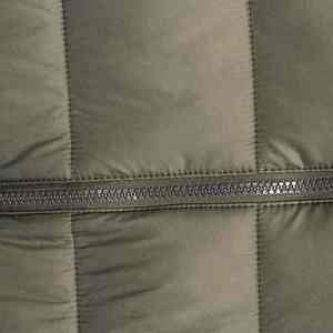 แจ็กเก็ตปลาปักเป้าโพลีเอสเตอร์กันน้ำสำหรับผู้ชาย2025แนวสตรีทพร้อมฮู้ดออกแบบโลโก้ด้านหน้าได้ตามต้องการ - Product Image 5