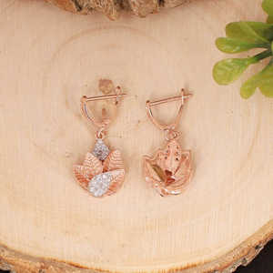 Vente en gros de boucles d'oreilles en argent sterling 925 avec manchette en or et pierre CZ blanche pour les mariages - Product Image 5