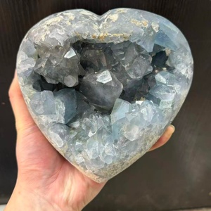 Géode de célestine bleue en forme de cœur, spécimen de pierres de guérison et de cristaux, amas en forme de cœur pour décoration de cadeau, méditation Reiki - Product Image 2