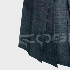 Kilt utilitario de mezclilla negra duradera para hombre con bolsillos, ropa de trabajo moderna y ropa de calle, fabricante de Kilts de moda - Product Image 4