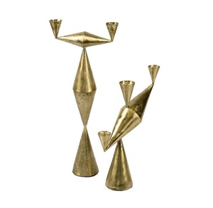 Candélabre moderne en métal doré géométrique, style mid-century, abstrait, pour bougies coniques, centre de table de mariage de luxe et décoration intérieure - Product Image 1
