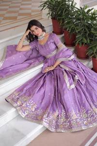 Suministro Directo de Fábrica, Hermoso Lehenga Choli Bordado para Ceremonias Tradicionales de Puja, Disponible para Exportación - Product Image 5