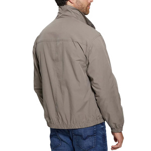 Chaqueta Bomber cómoda para hombre con capucha de invierno con logotipo frontal Material suave y cálido para uso diario Diseño vintage de moda - Product Image 4