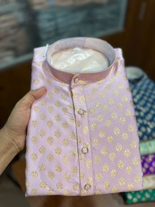 Short Kurta de créateur pour homme Fête et tenue décontractée Look festif Motifs brodés ou imprimés Ensemble de pyjama Kurta tendance pour homme 2025 - Product Image 3