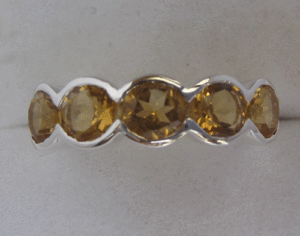 Anillo Piedra preciosa geométrica chapada en rodio con ajuste invisible Anillo de plata de estilo lindo - Product Image 1