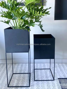 Jardinière dorée de petite taille avec support en métal pour table de décoration intérieure Pot de fleur décoratif personnalisé pour jardin - Product Image 3