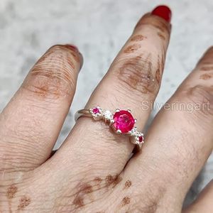 Anillo de Mujer con Rubí Natural, Piedra de Nacimiento de Julio, Regalo de Navidad o Aniversario, Anillo Apilable de Plata de Ley 925 - Product Image 4