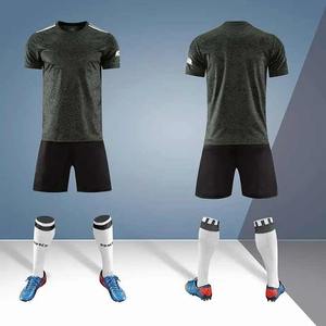 Uniformes de fútbol sublimados 100% poliéster conjunto de Sialkot Pakistán fútbol chándal Chándal fútbol chándal ropa de fútbol - Product Image 1